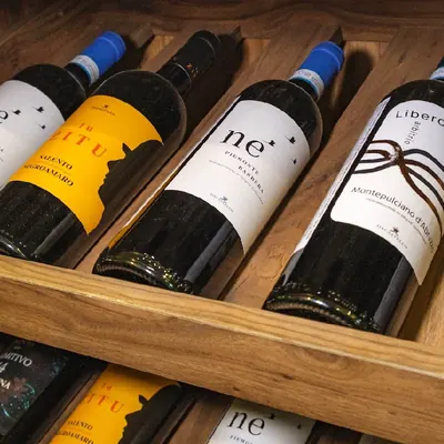 Seleção de vinhos da casa